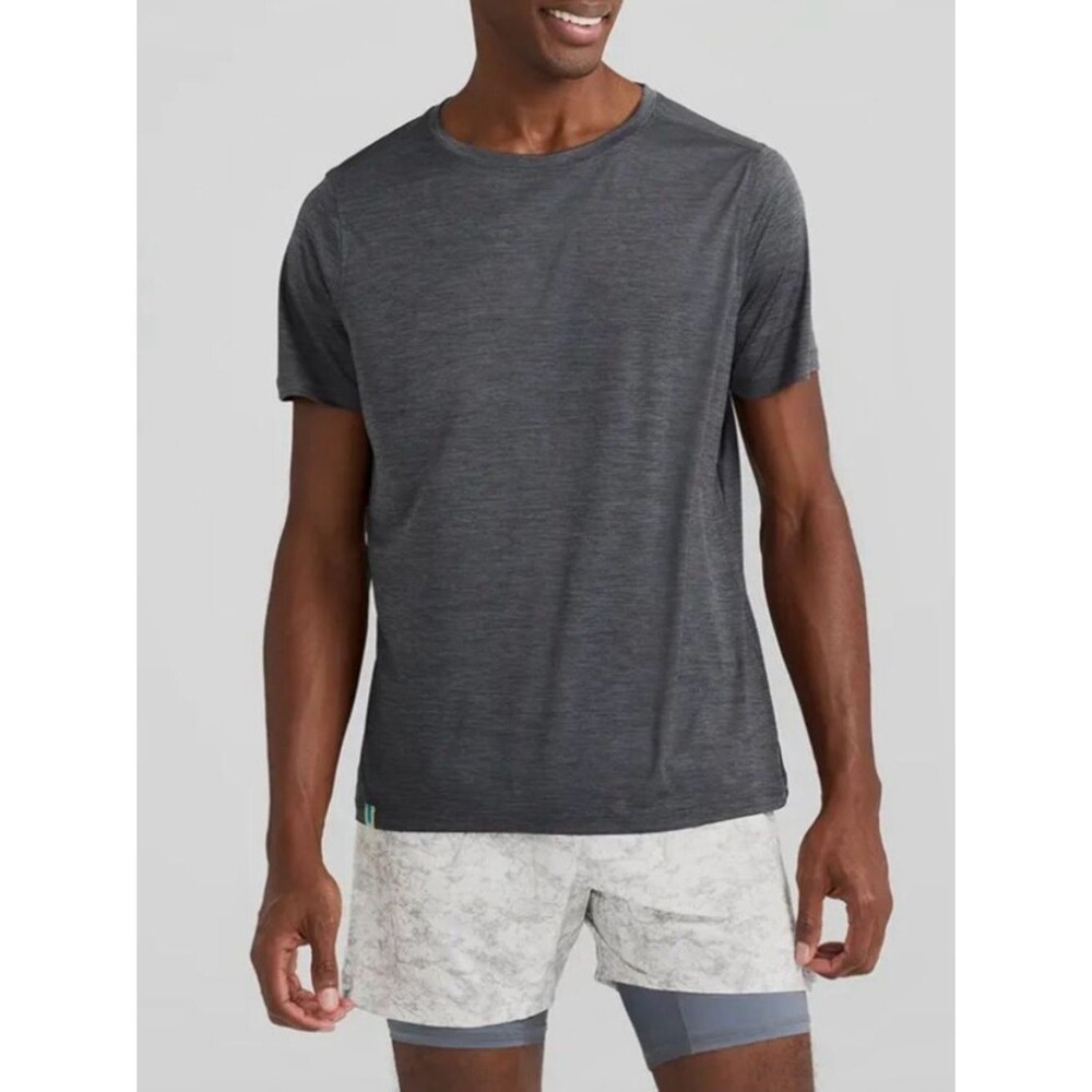 NWT Chubbies Dark Grey Athletic Lightweight Crewneck Performance Active Tee